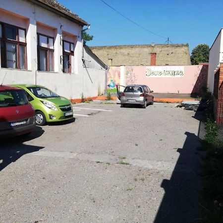 Chimney Modern Apartment Novi Sad Exterior foto